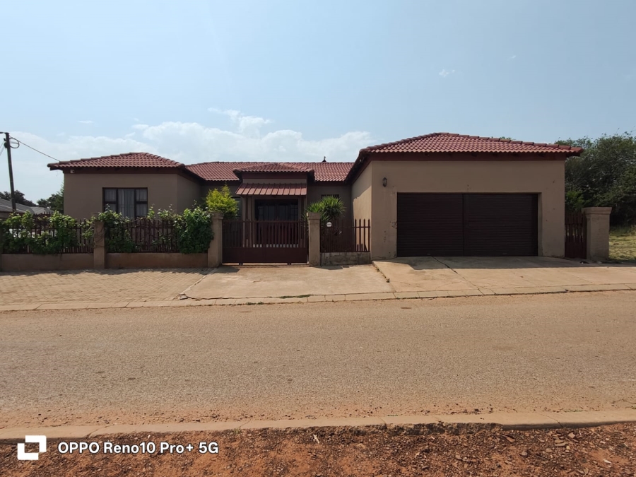 4 Bedroom Property for Sale in Promosa North West
